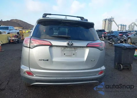 2018 Toyota Rav4 Xle из США, поврежденный, VIN JTMWFREV5JJ183053